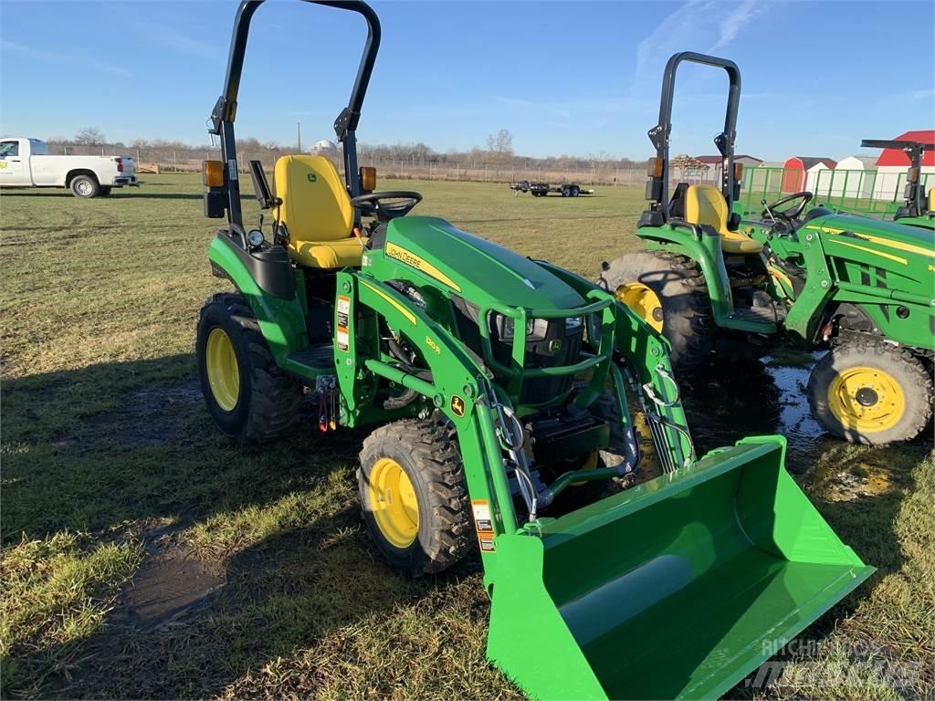 John Deere 2025R 小型拖拉机
