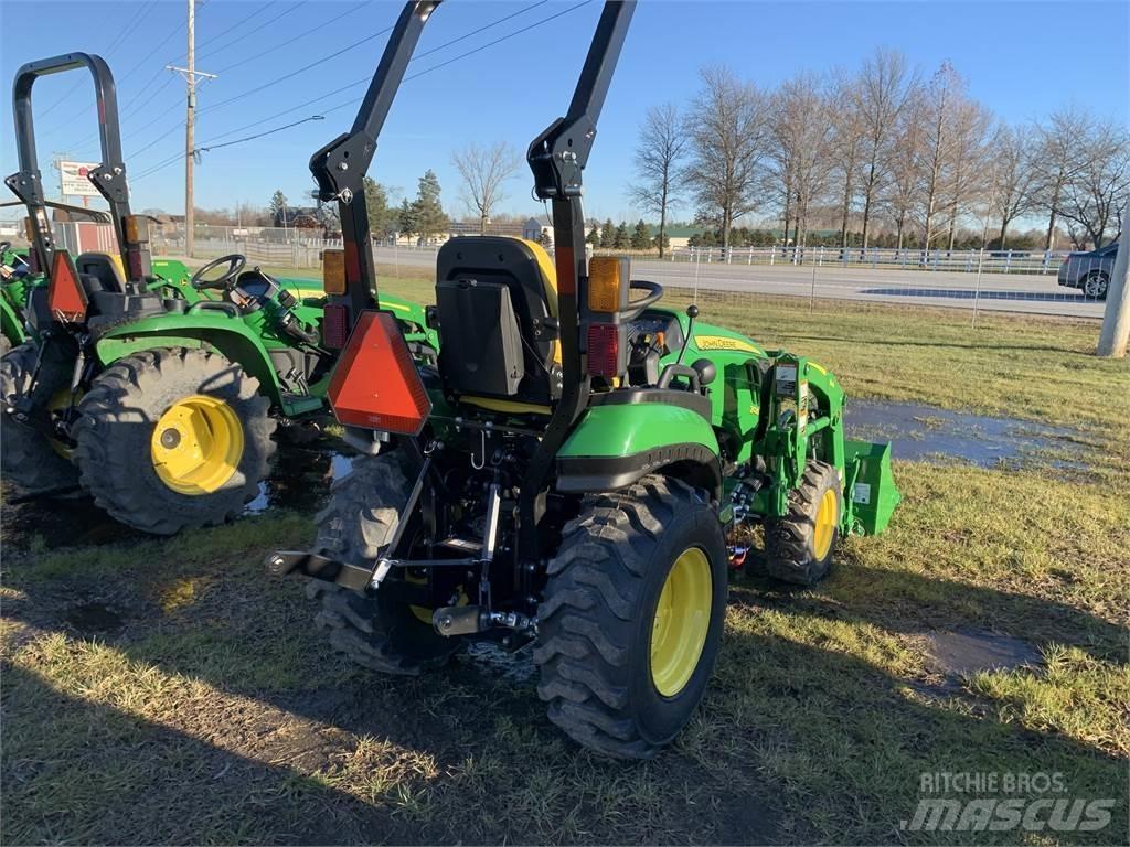John Deere 2025R 小型拖拉机
