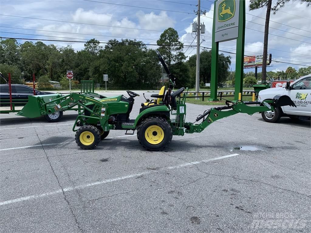 John Deere 2025R 小型拖拉机