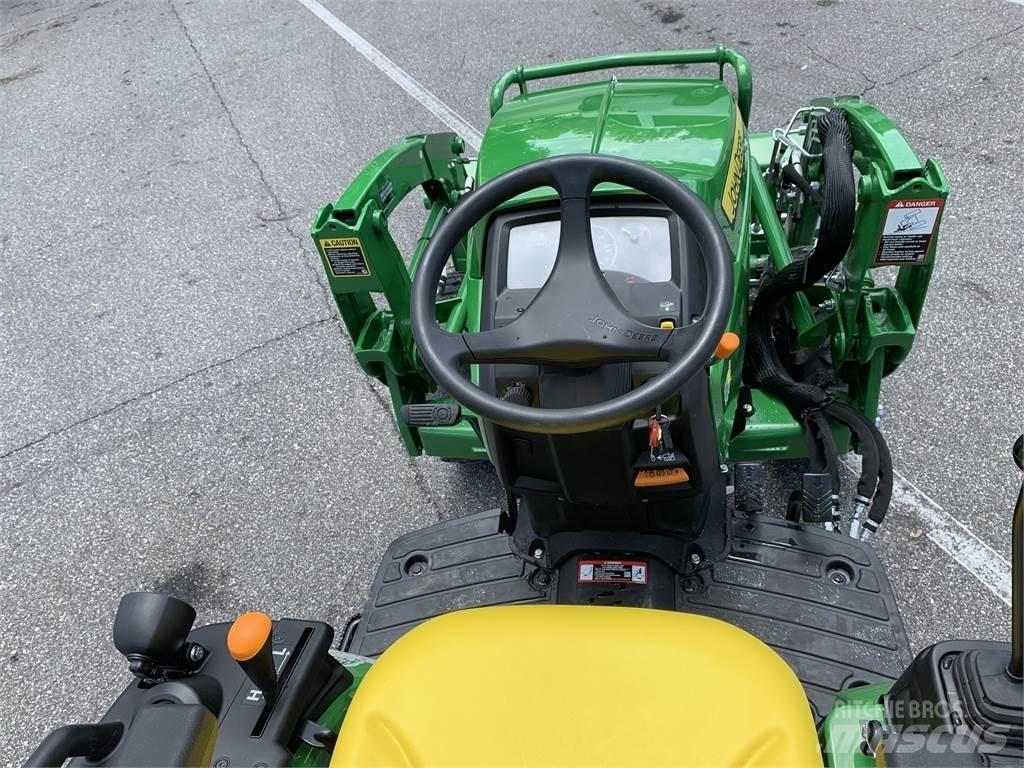 John Deere 2025R 小型拖拉机