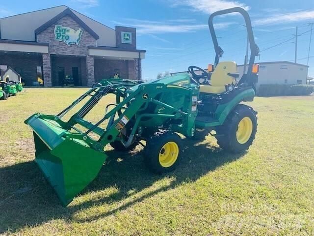 John Deere 2025R 小型拖拉机