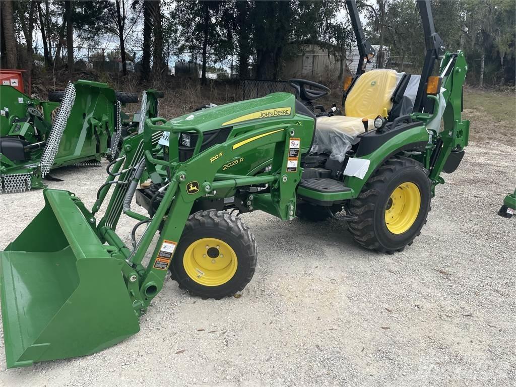 John Deere 2025R 小型拖拉机