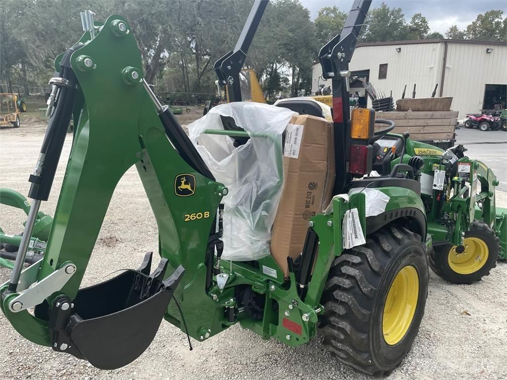 John Deere 2025R 小型拖拉机