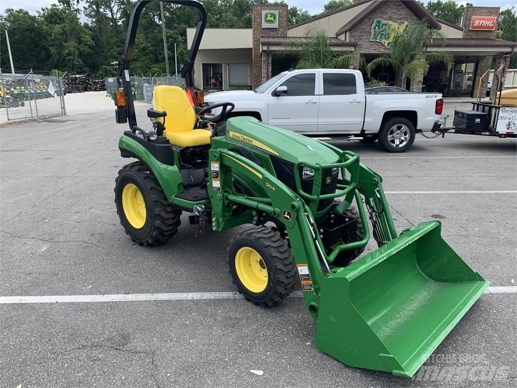 John Deere 2025R 小型拖拉机