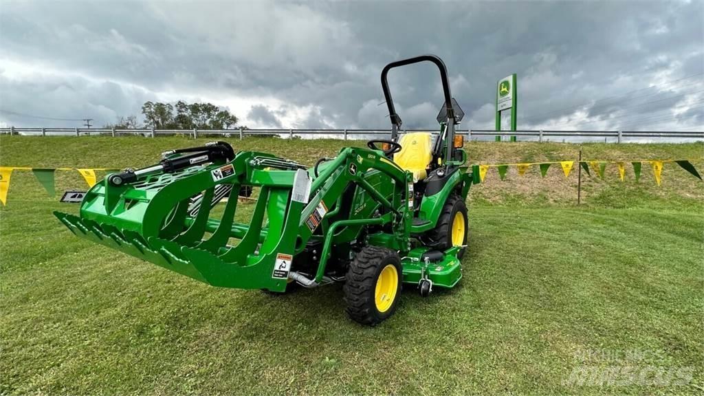 John Deere 2025R 小型拖拉机