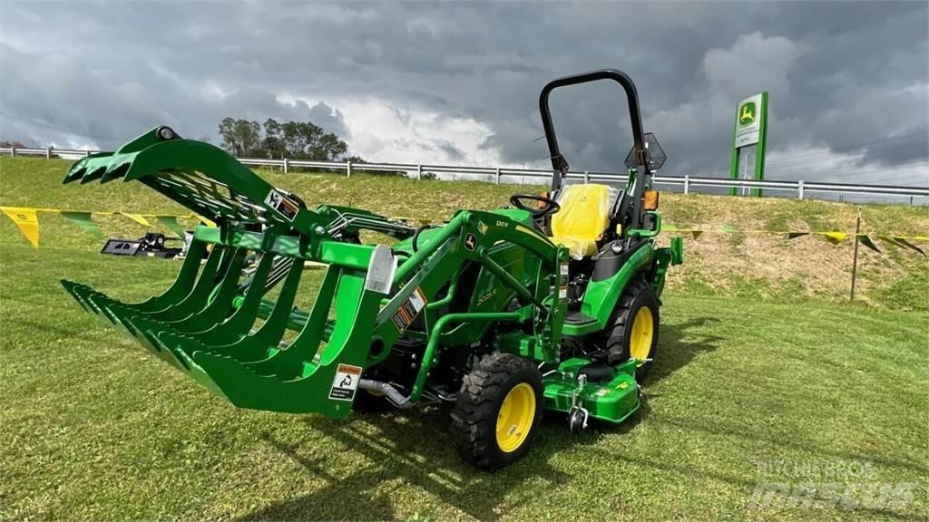 John Deere 2025R 小型拖拉机
