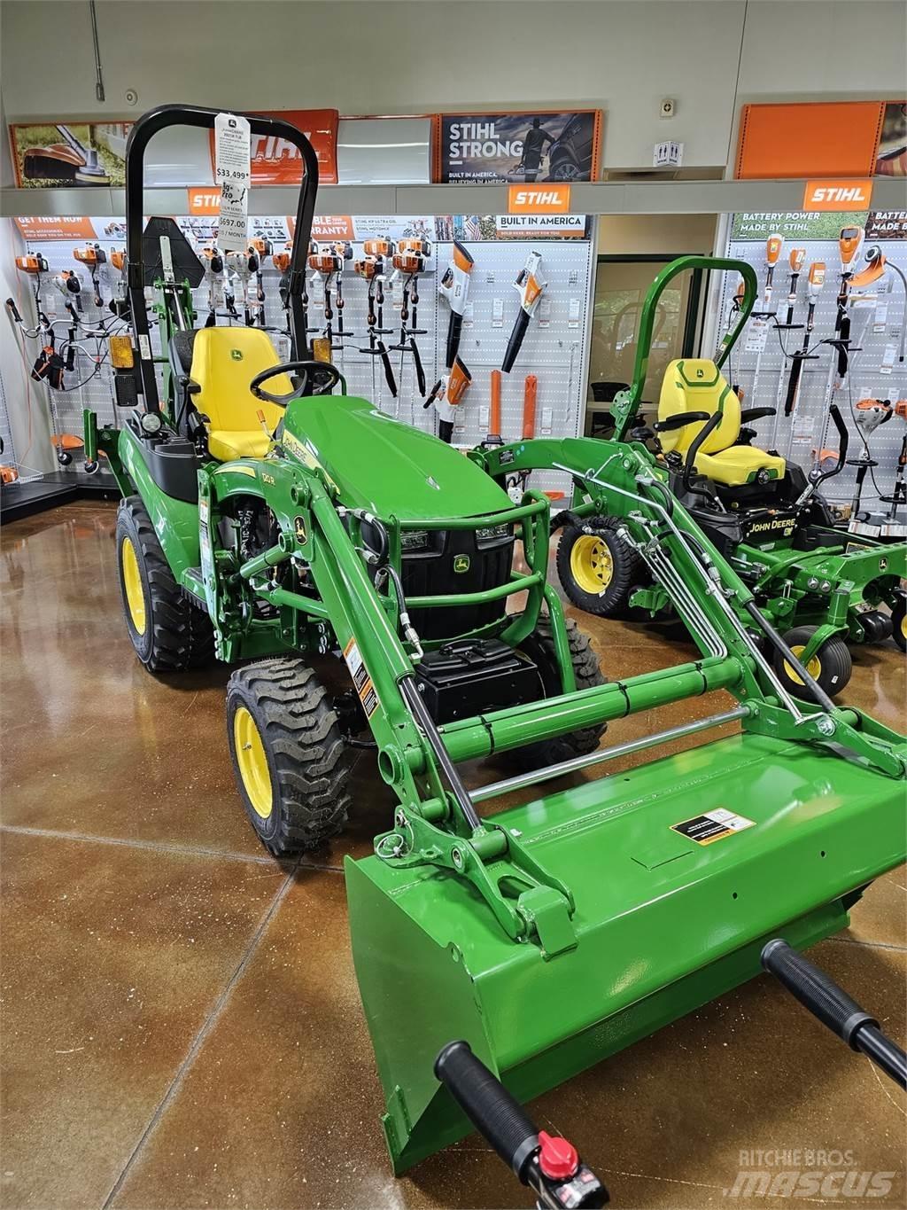 John Deere 2025R 小型拖拉机