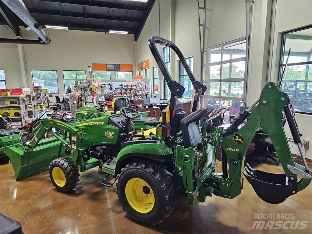 John Deere 2025R 小型拖拉机