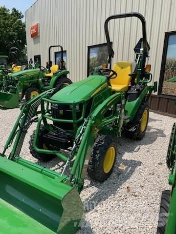 John Deere 2025R 小型拖拉机