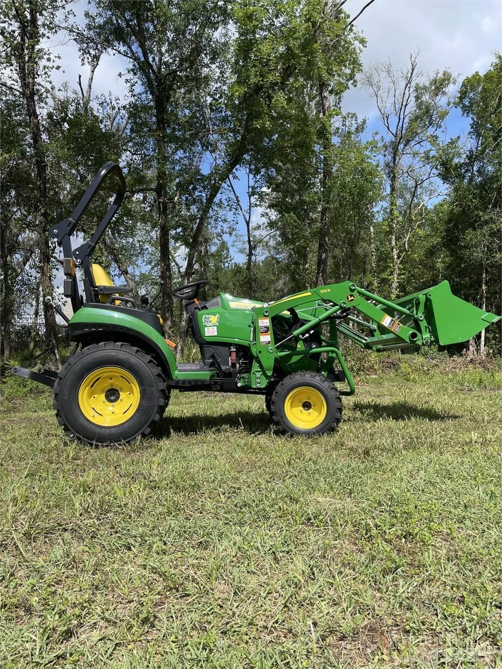 John Deere 2025R 小型拖拉机