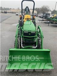 John Deere 2025R 小型拖拉机
