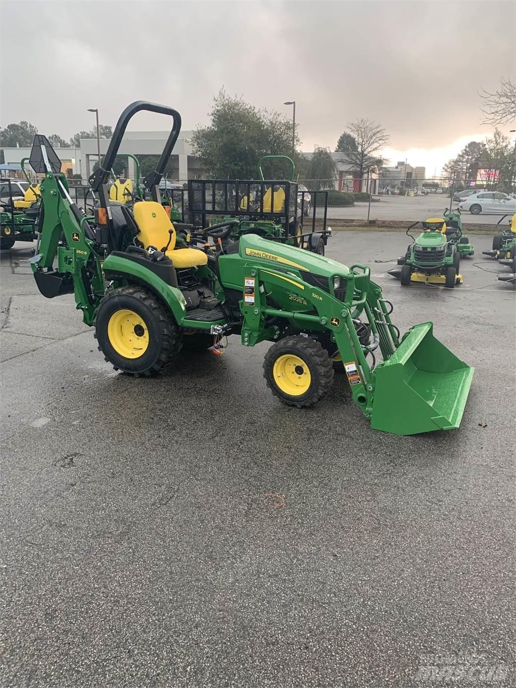 John Deere 2025R 小型拖拉机