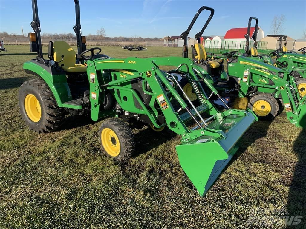 John Deere 2032R 小型拖拉机