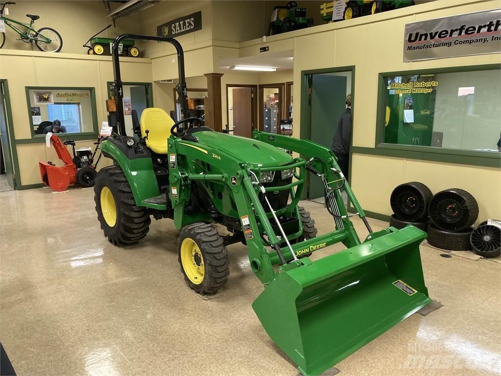 John Deere 2032R 小型拖拉机