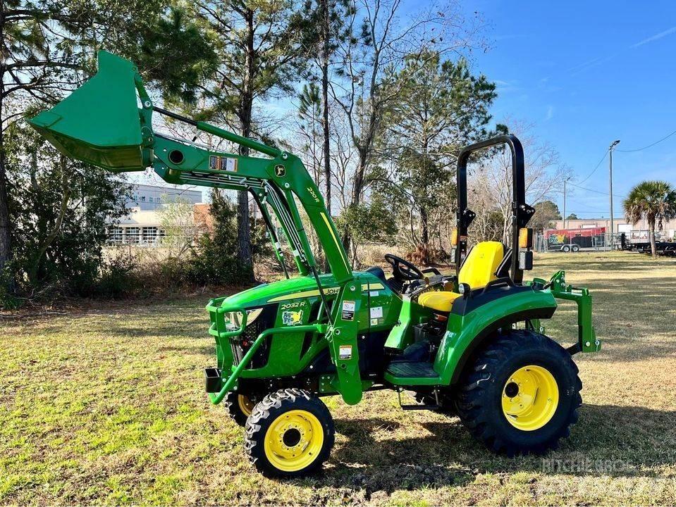 John Deere 2032R 小型拖拉机