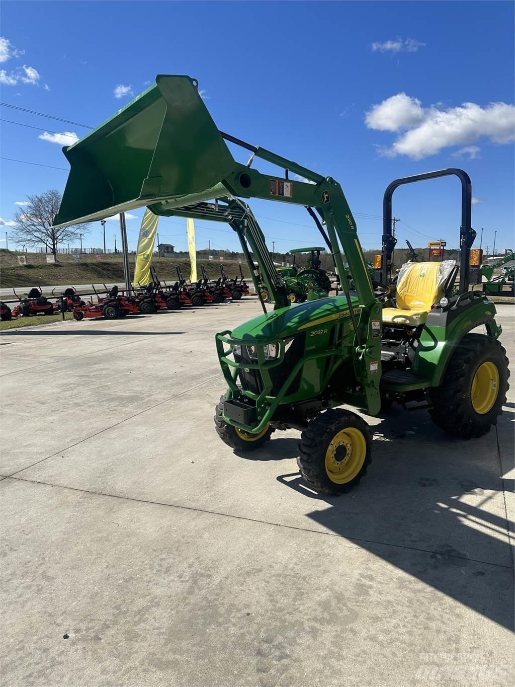 John Deere 2032R 小型拖拉机