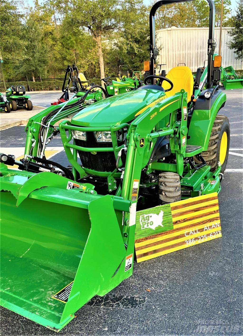 John Deere 2032R 小型拖拉机