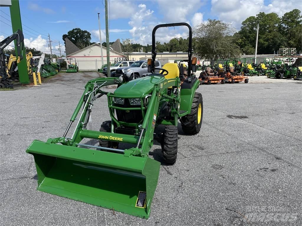 John Deere 2038R 小型拖拉机