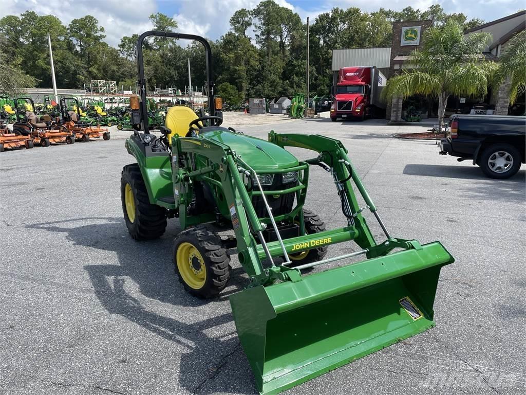 John Deere 2038R 小型拖拉机
