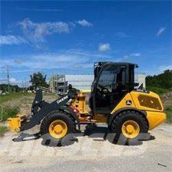 John Deere 204 G 小型装载机