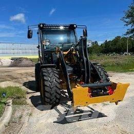 John Deere 204 G 小型装载机