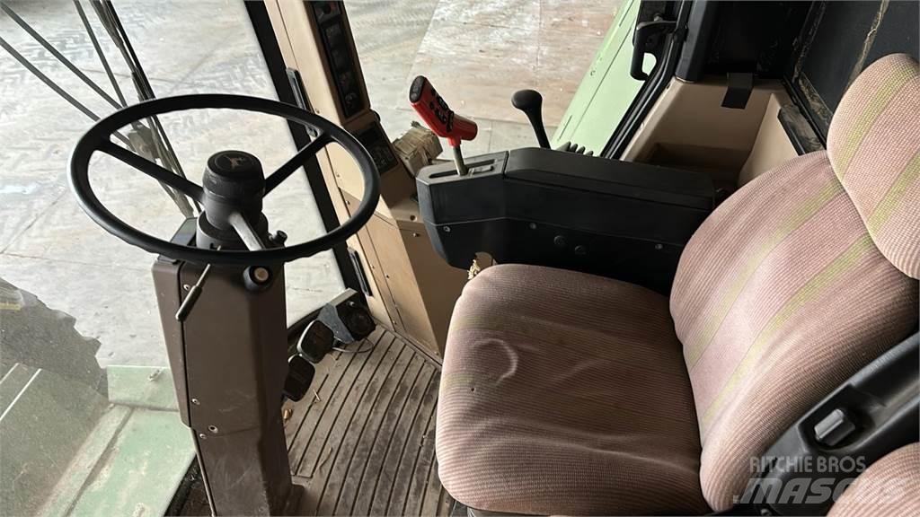 John Deere 2258 联合收割机