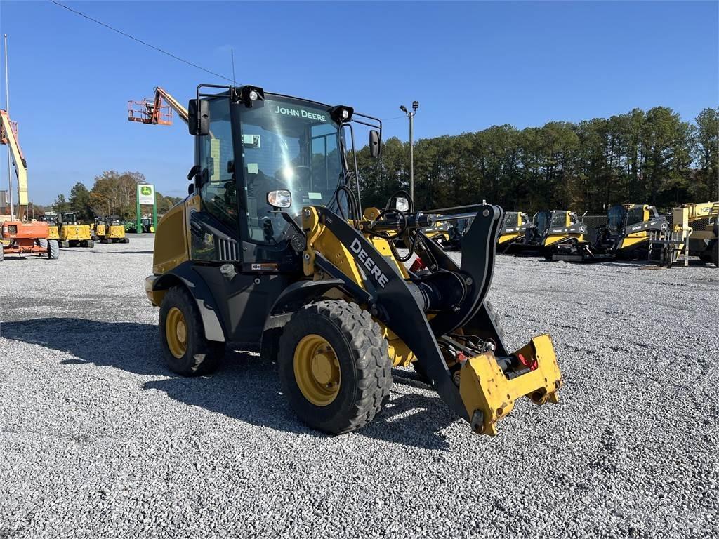 John Deere 244L 小型装载机