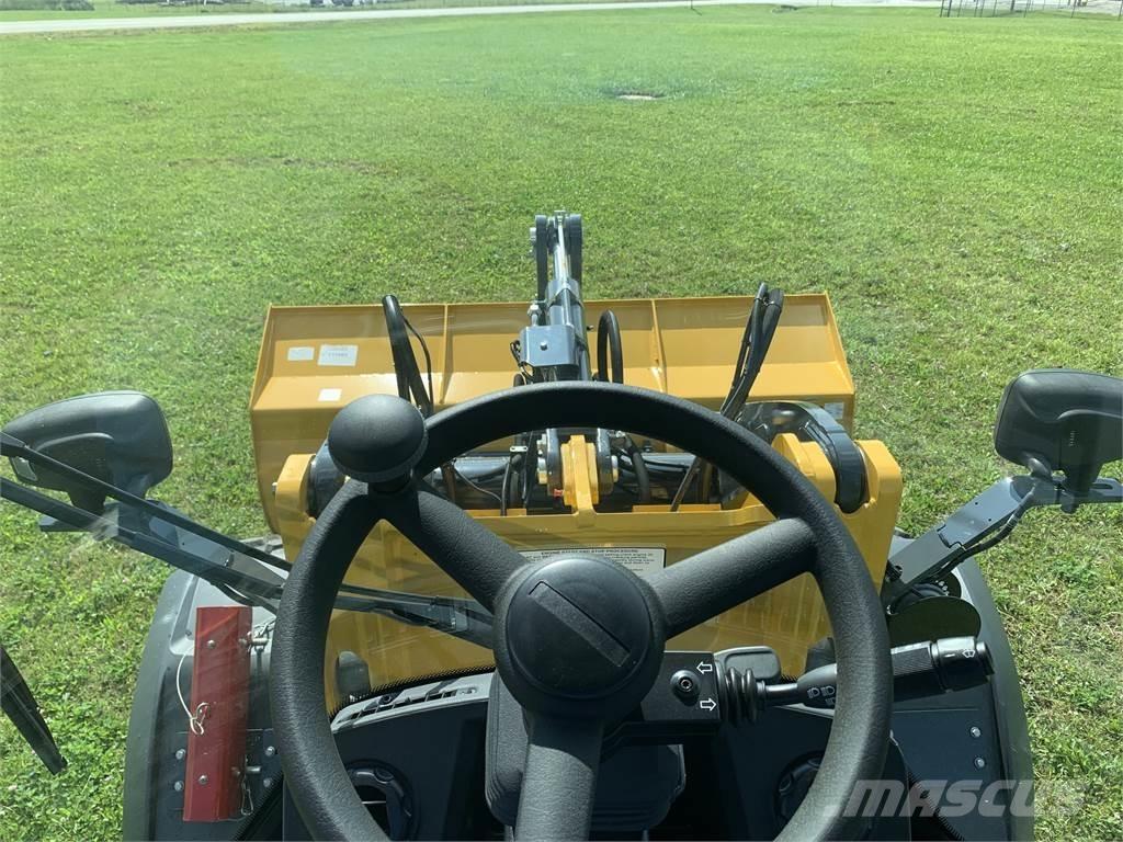 John Deere 244L 轮式装载机