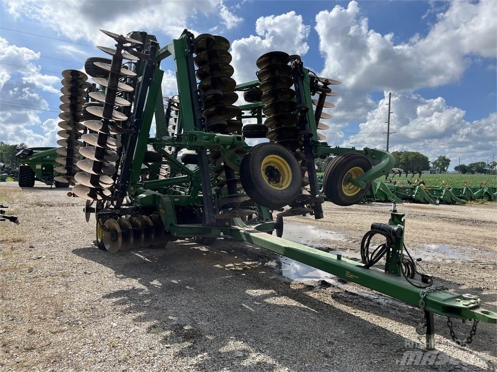 John Deere 2623 圆盘耙
