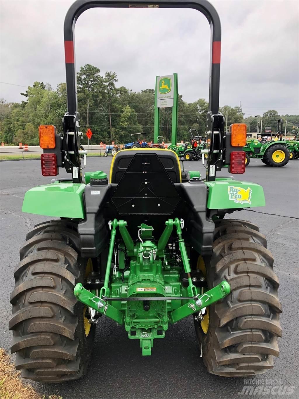 John Deere 3025D 小型拖拉机