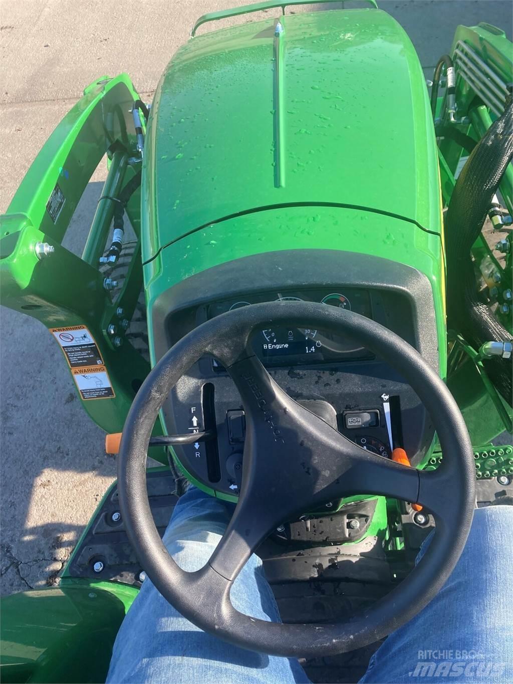 John Deere 3025D 小型拖拉机