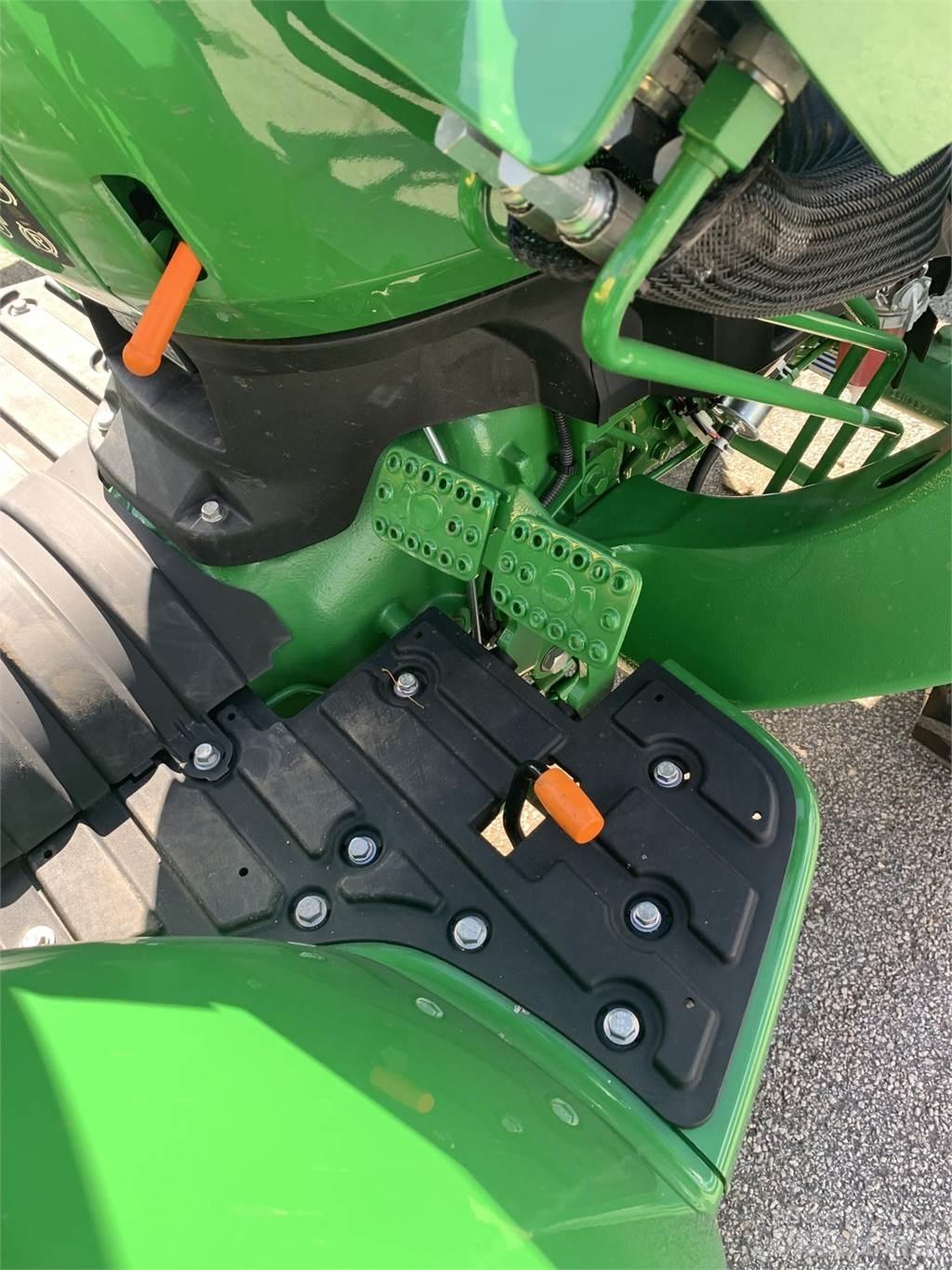 John Deere 3025D 小型拖拉机