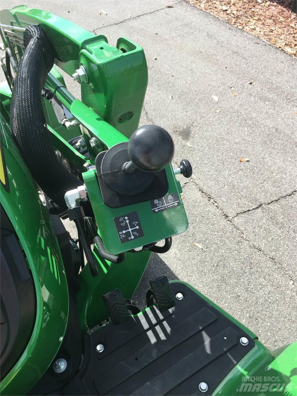 John Deere 3025E 小型拖拉机