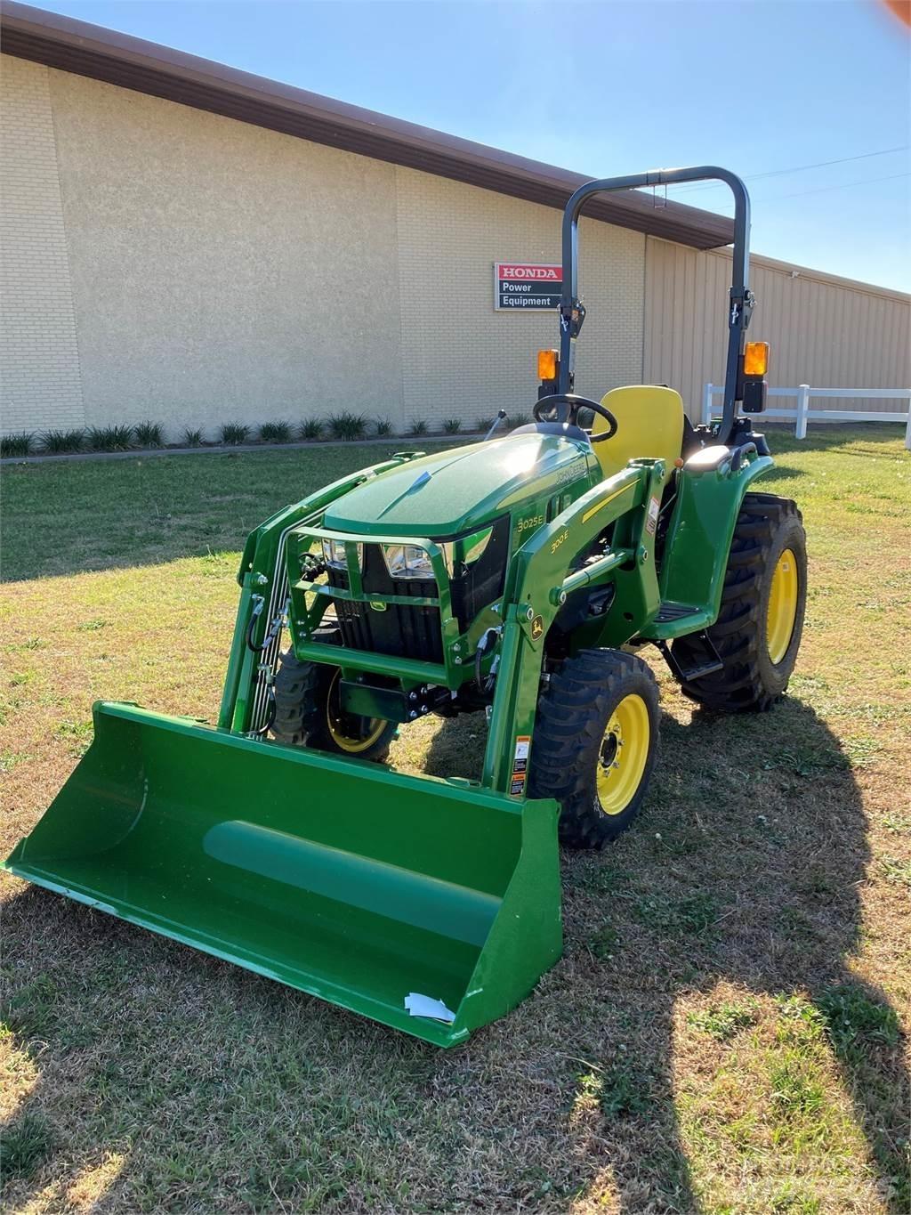 John Deere 3025E 小型拖拉机