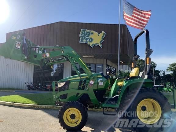 John Deere 3025E 小型拖拉机