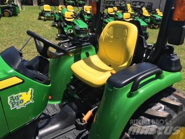 John Deere 3025E 小型拖拉机