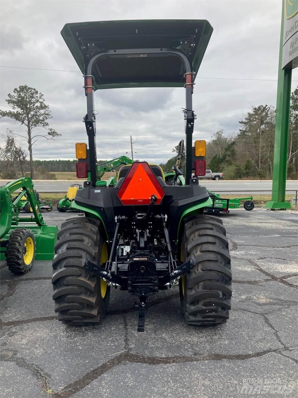 John Deere 3025E 小型拖拉机