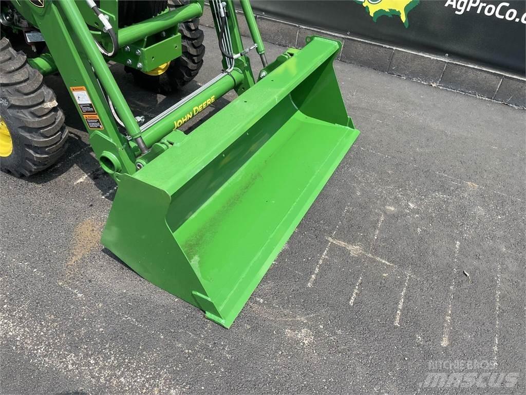 John Deere 3025E 小型拖拉机