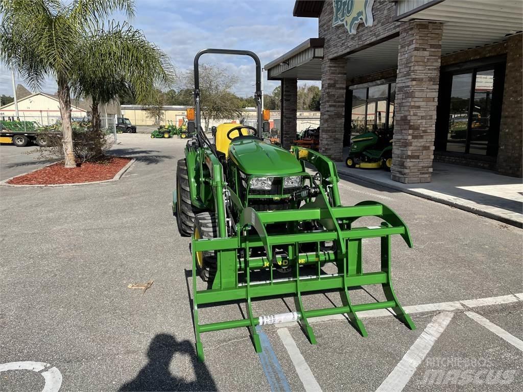 John Deere 3032E 小型拖拉机
