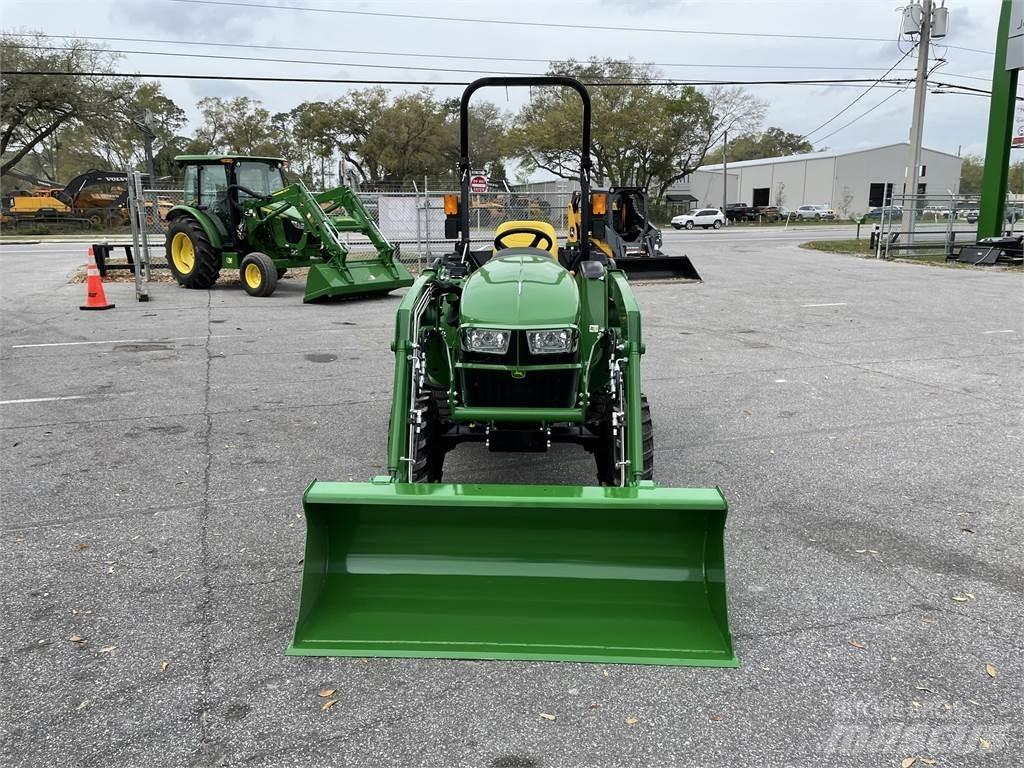 John Deere 3032E 小型拖拉机