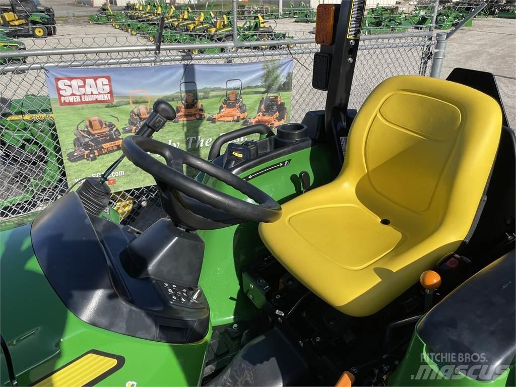 John Deere 3032E 小型拖拉机