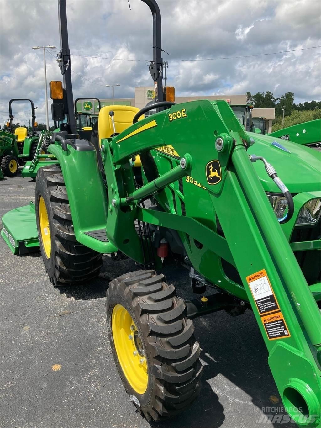 John Deere 3032E 小型拖拉机