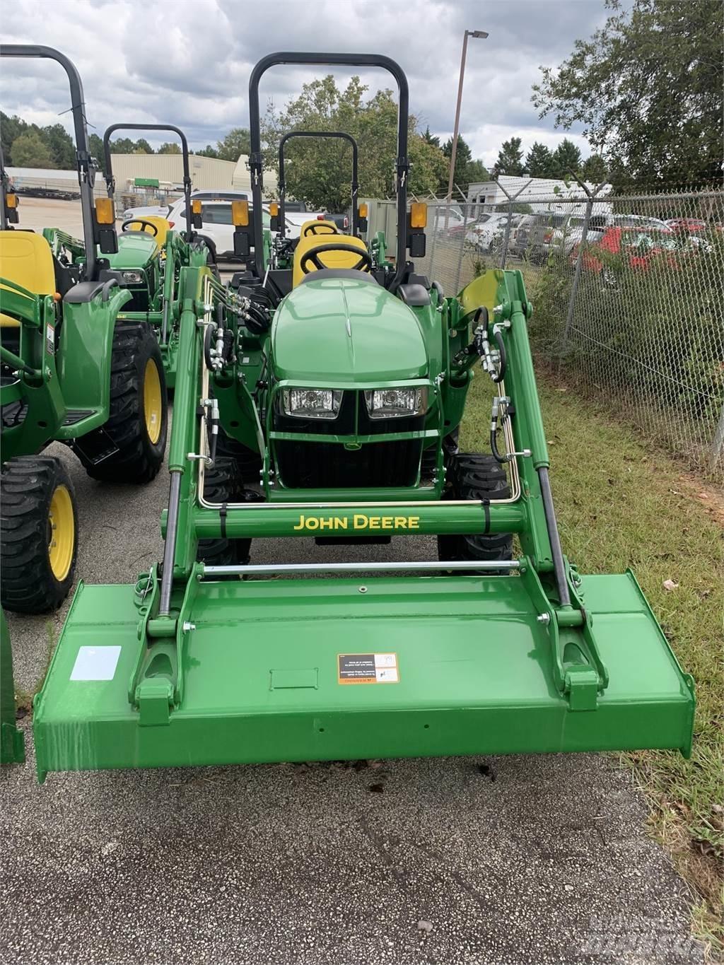 John Deere 3032E 小型拖拉机