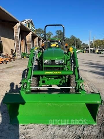 John Deere 3033R 小型拖拉机