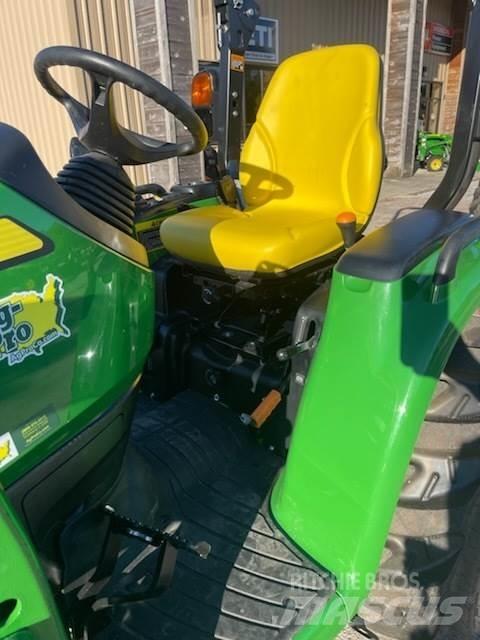 John Deere 3033R 小型拖拉机