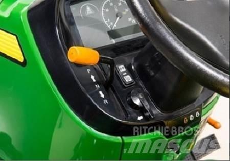John Deere 3035D 小型拖拉机