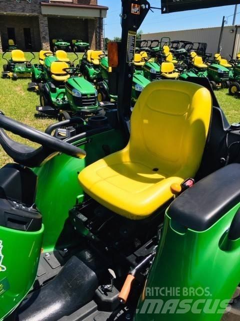 John Deere 3038E 小型拖拉机