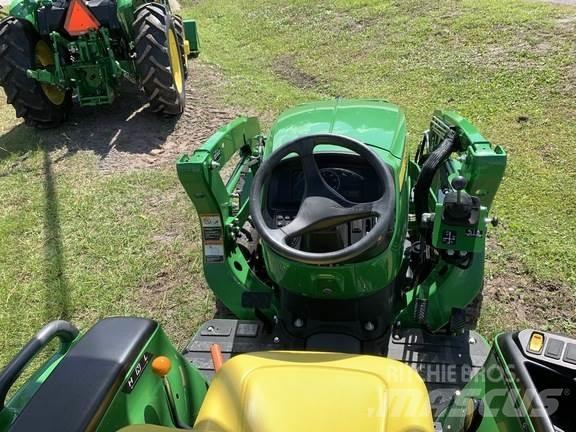 John Deere 3038E 小型拖拉机