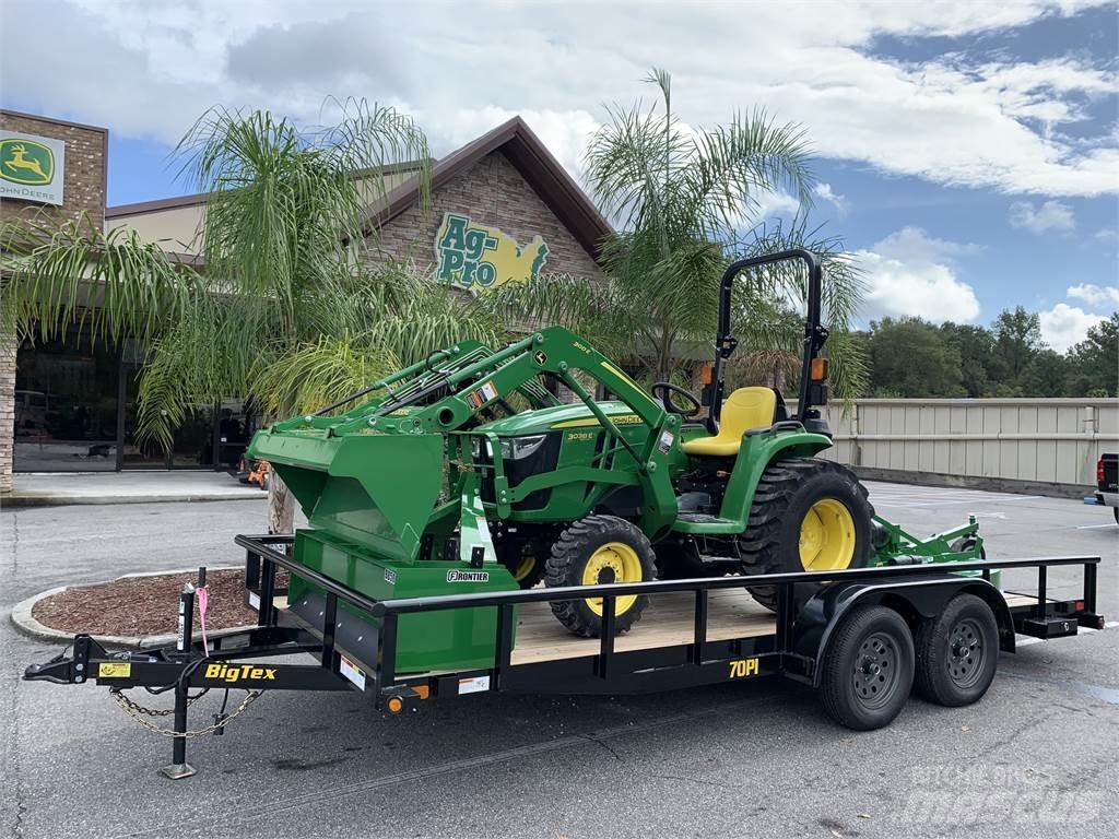 John Deere 3038E 小型拖拉机