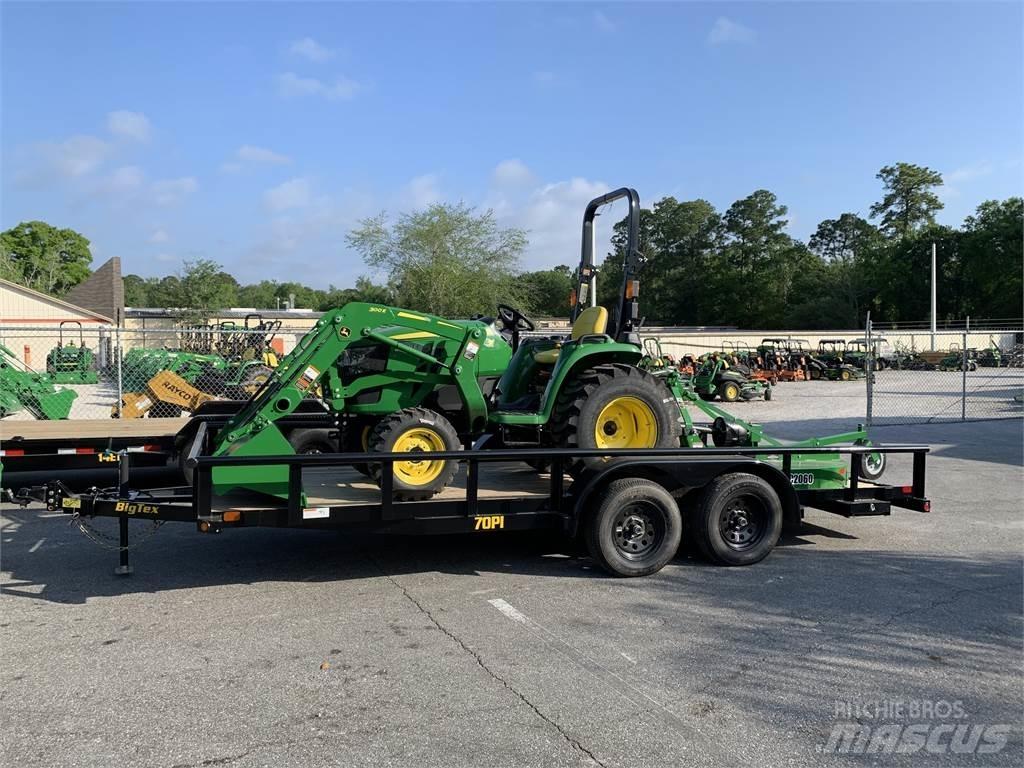 John Deere 3038E 小型拖拉机